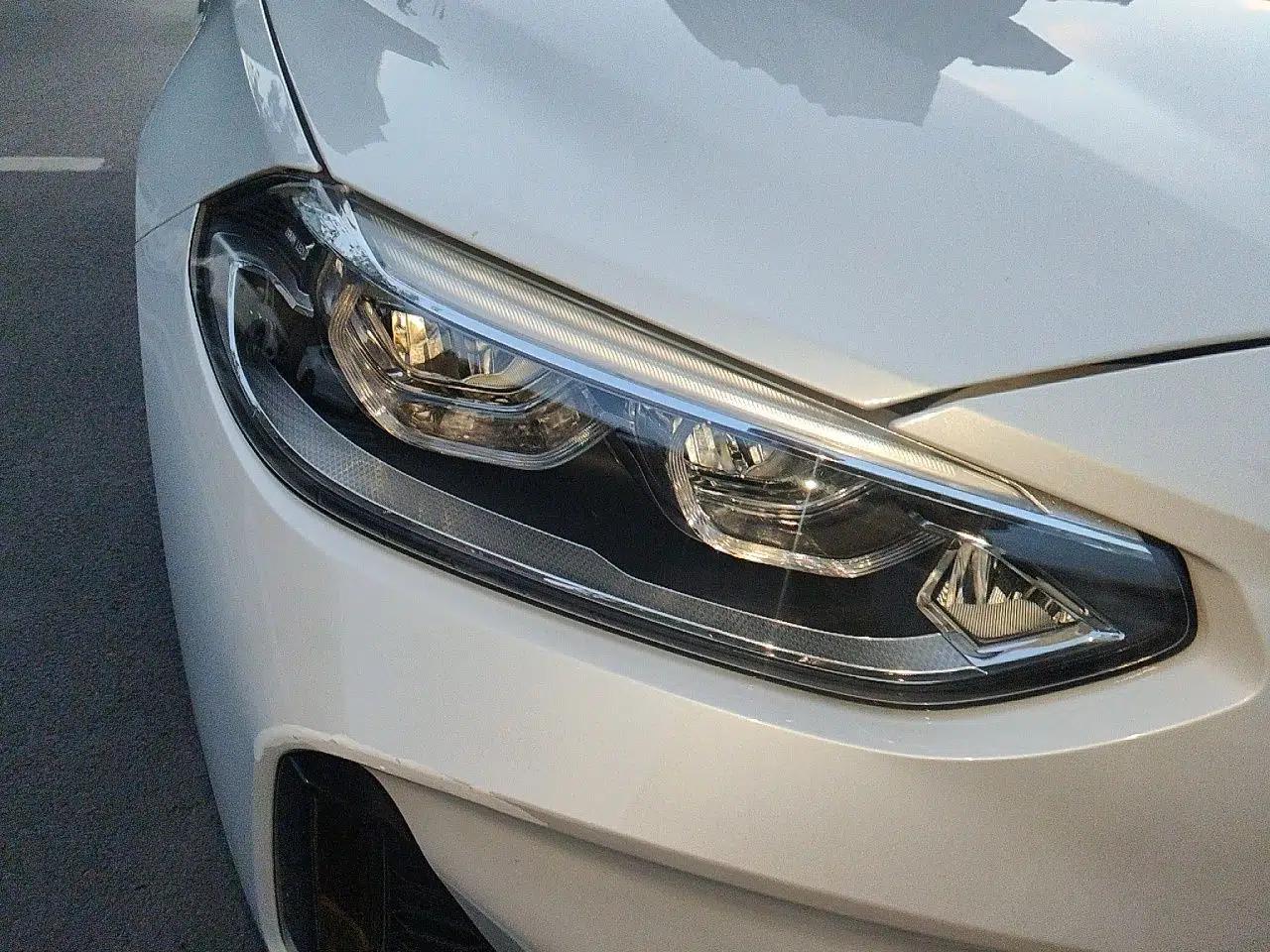 BMW 1 Series 2019 120i Leading Model M Sport Package — миниатюра 7