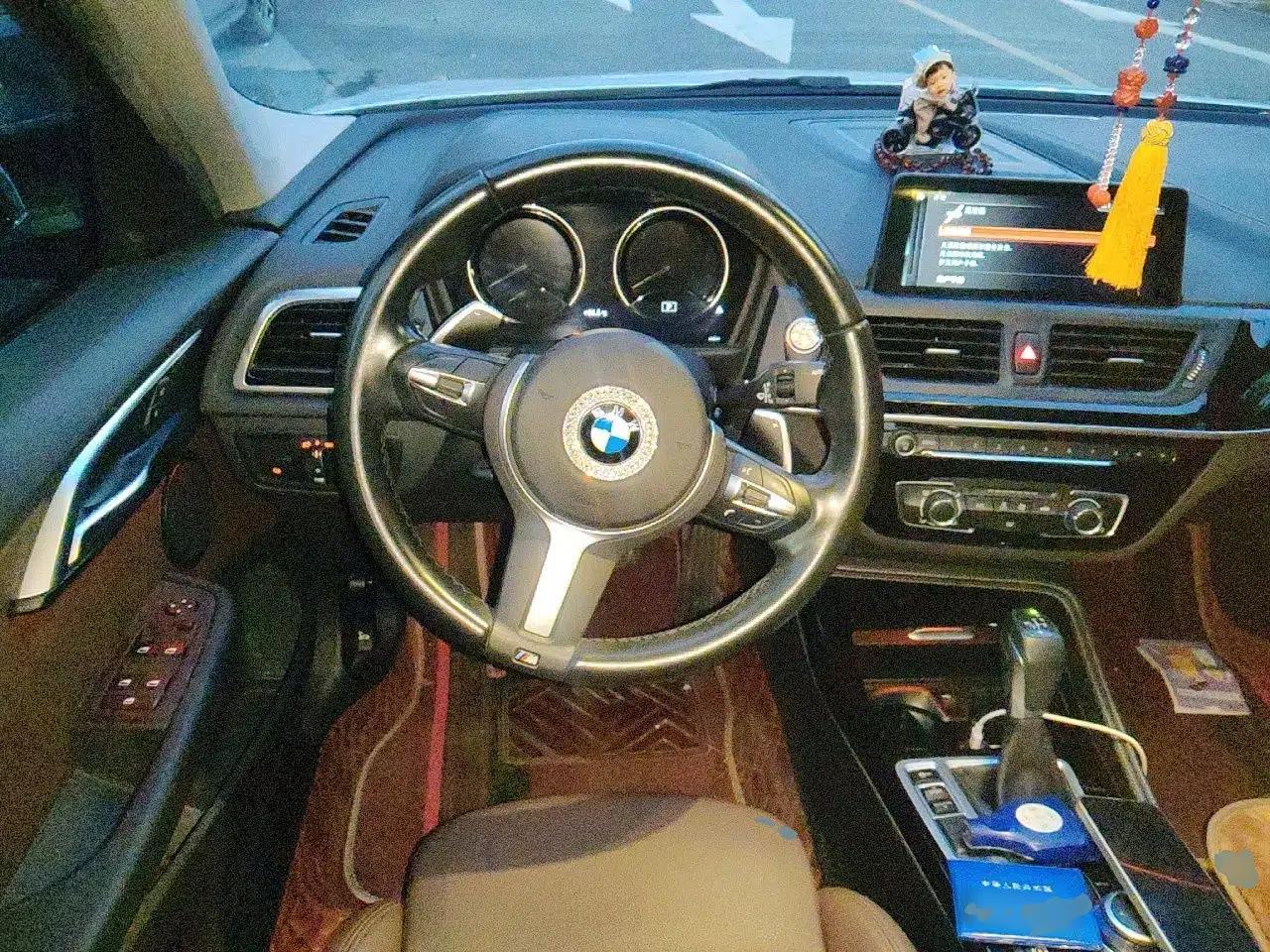 BMW 1 Series 2019 120i Leading Model M Sport Package — миниатюра 10