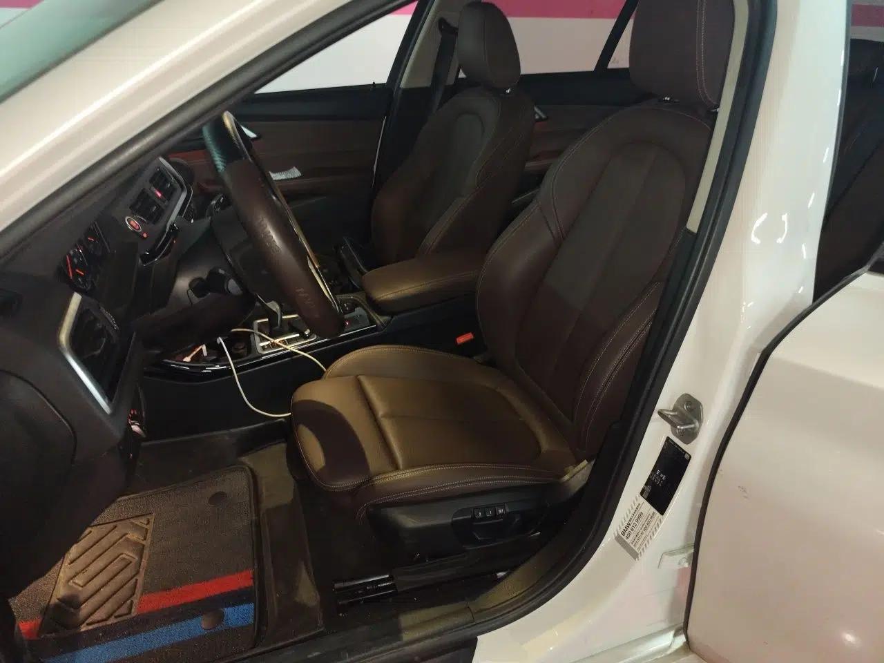 BMW 1 Series 2020 120i M Sport Package — миниатюра 15