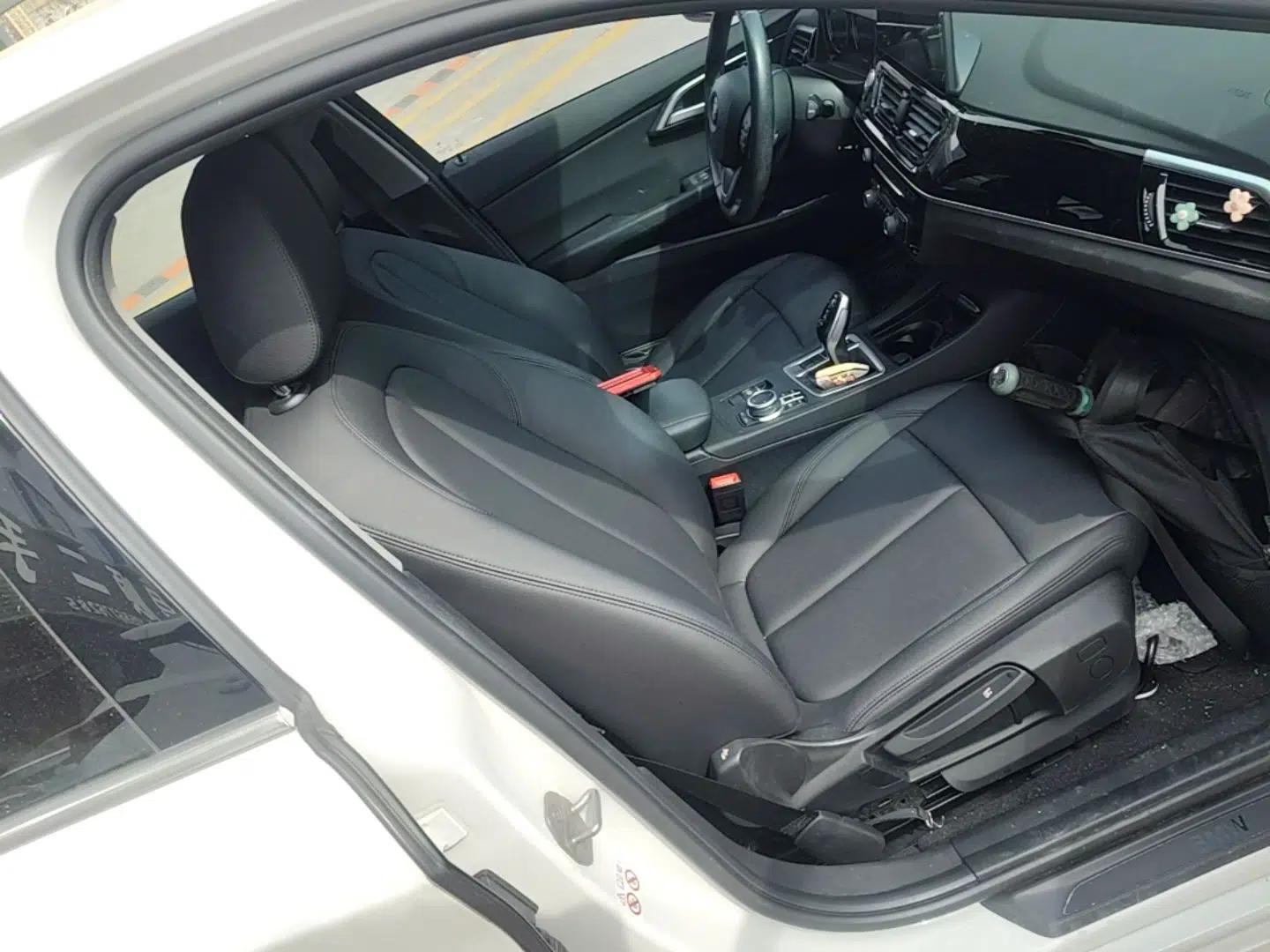 BMW 1 Series 2021 Revised 120i M Sport Edition — миниатюра 19