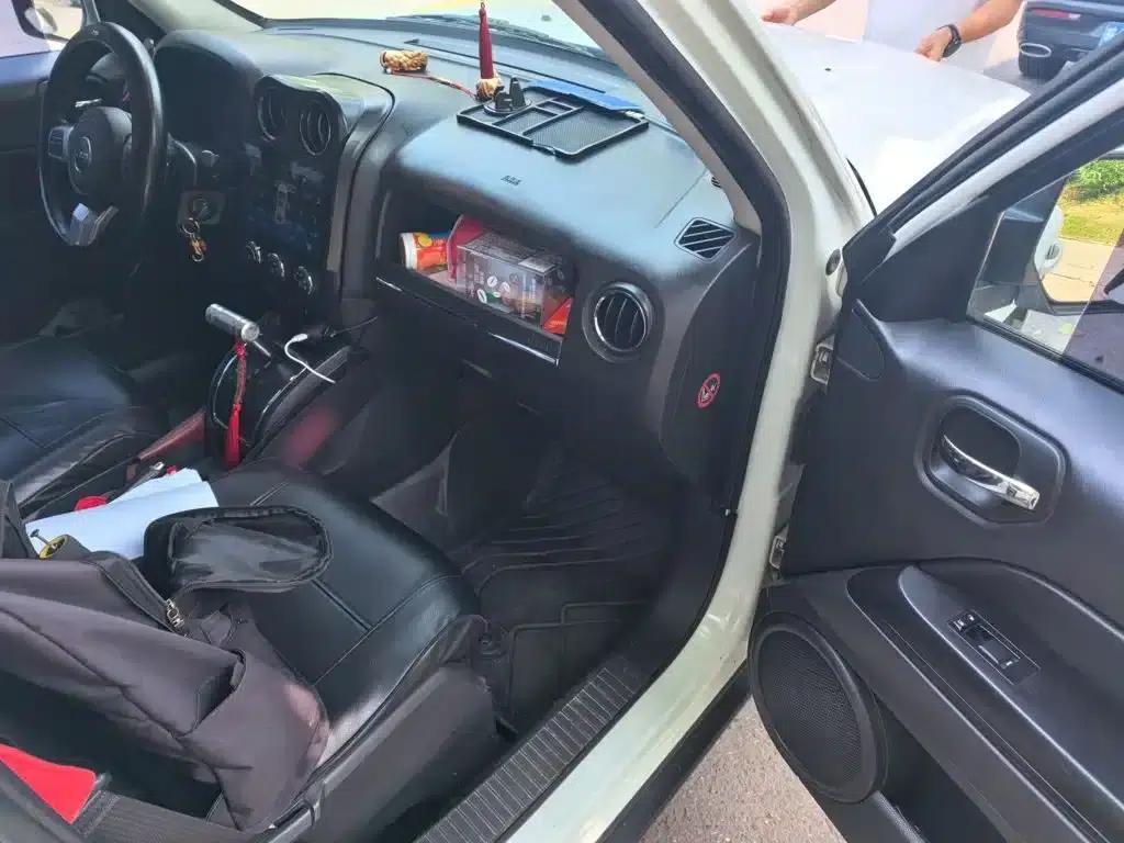2014 Jeep Compass 2.4L Sport Edition — миниатюра 19
