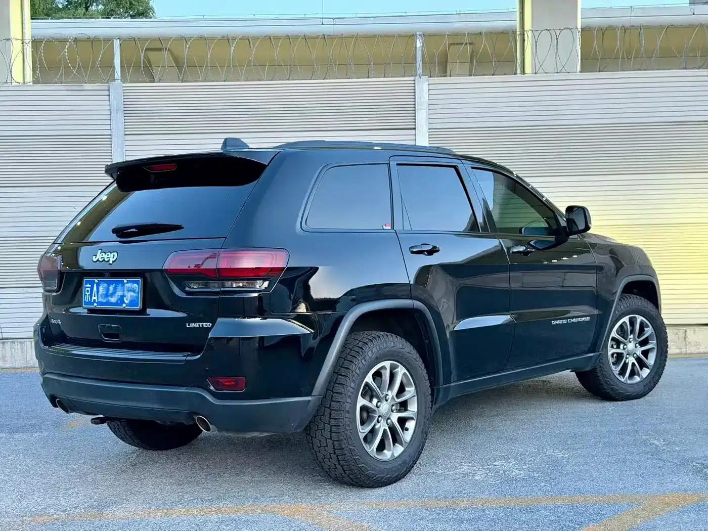 2014 Jeep Grand Cherokee Imported Model 3.6L Elite Navigation Edition — миниатюра 6