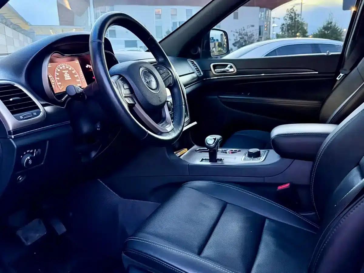 2014 Jeep Grand Cherokee Imported Model 3.6L Elite Navigation Edition — миниатюра 7