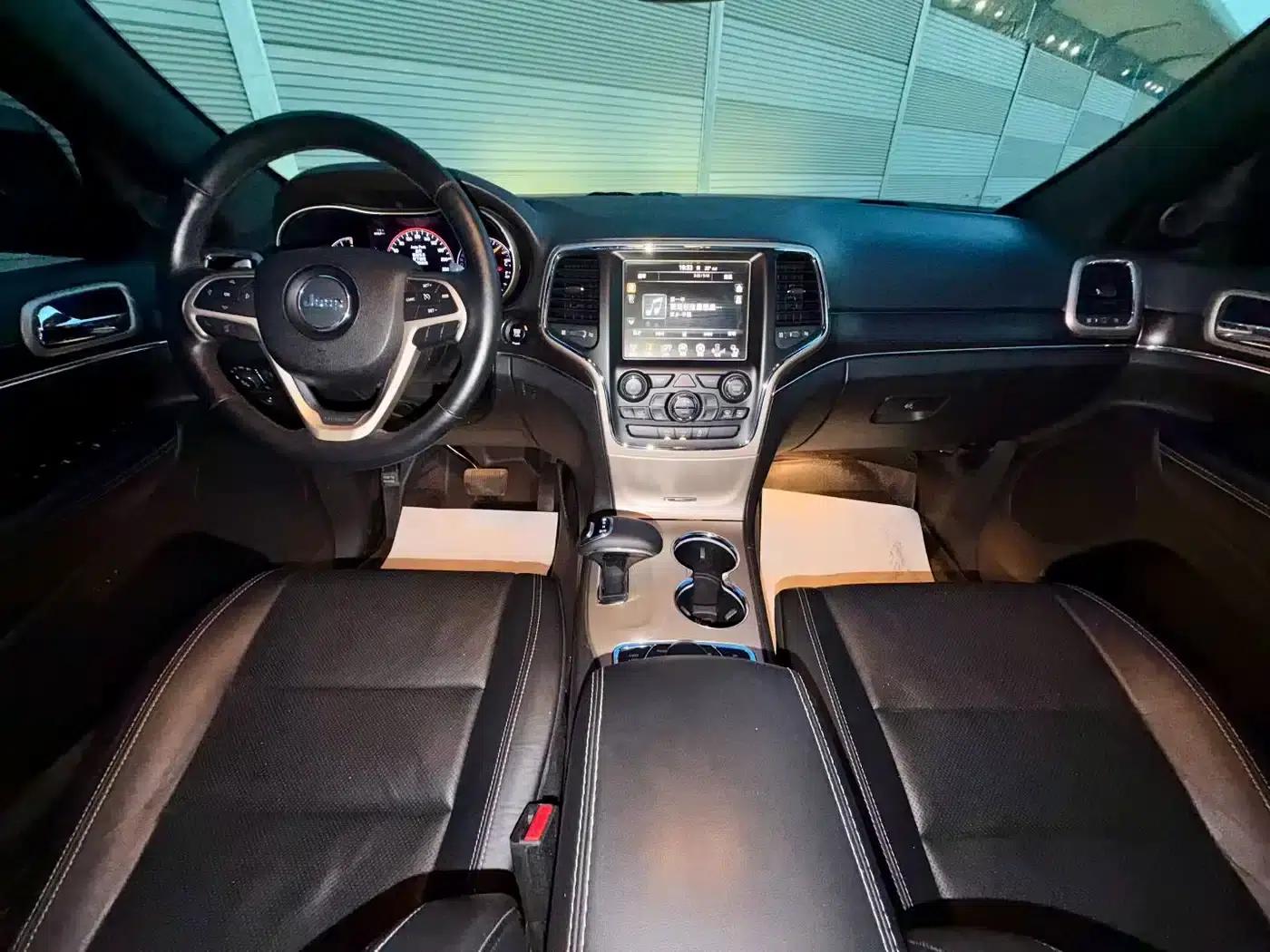 2014 Jeep Grand Cherokee Imported Model 3.6L Elite Navigation Edition — миниатюра 9