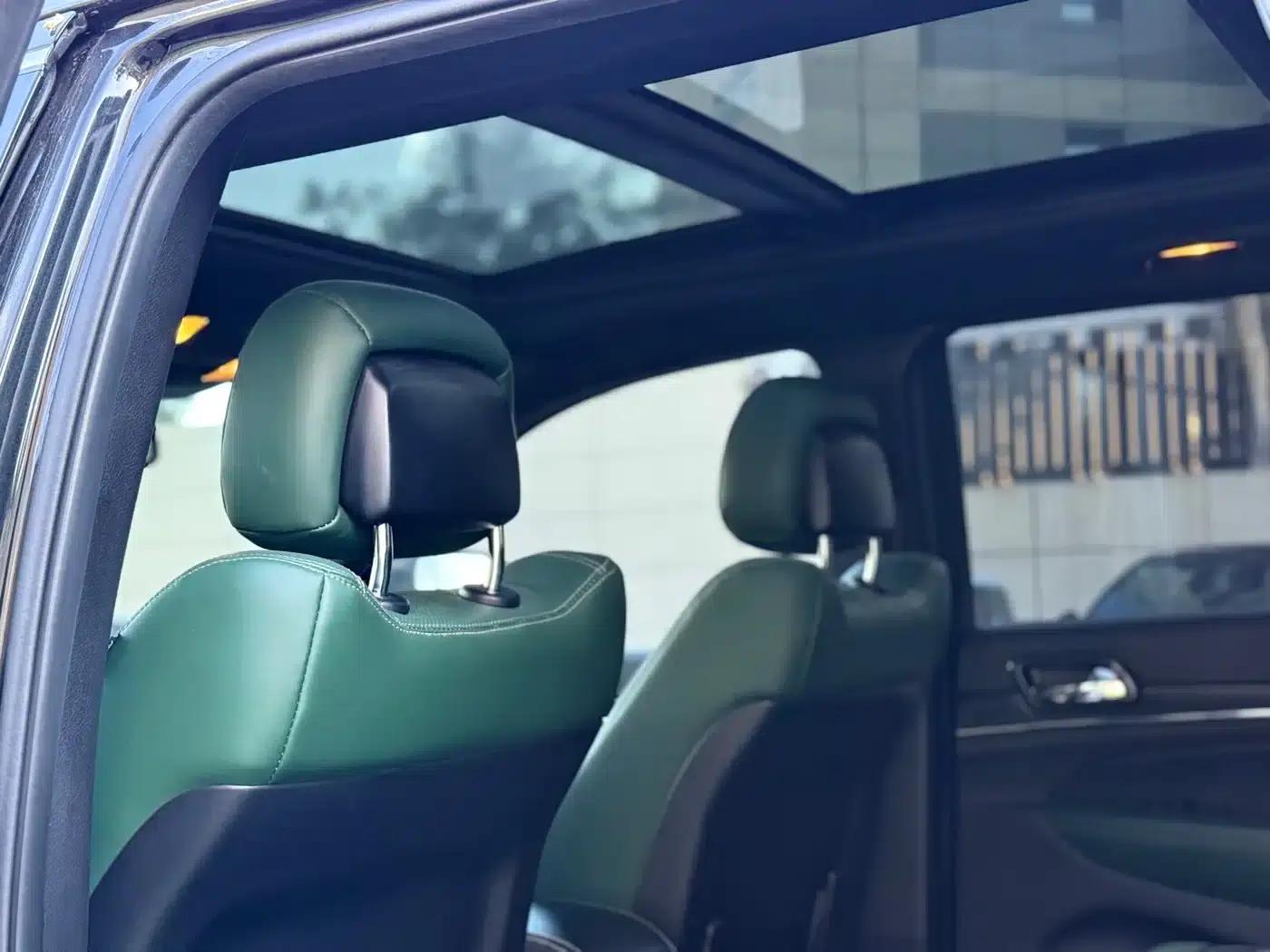 2015 Jeep Grand Cherokee Imported Model 3.0L Elite Navigation Edition — миниатюра 11