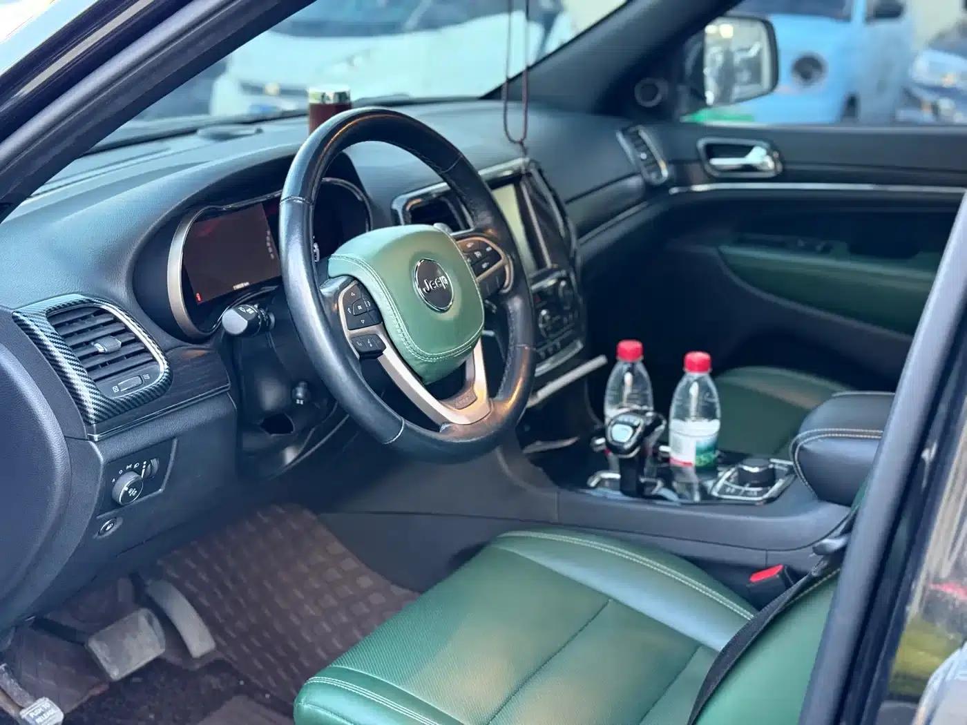 2015 Jeep Grand Cherokee Imported Model 3.0L Elite Navigation Edition — миниатюра 8