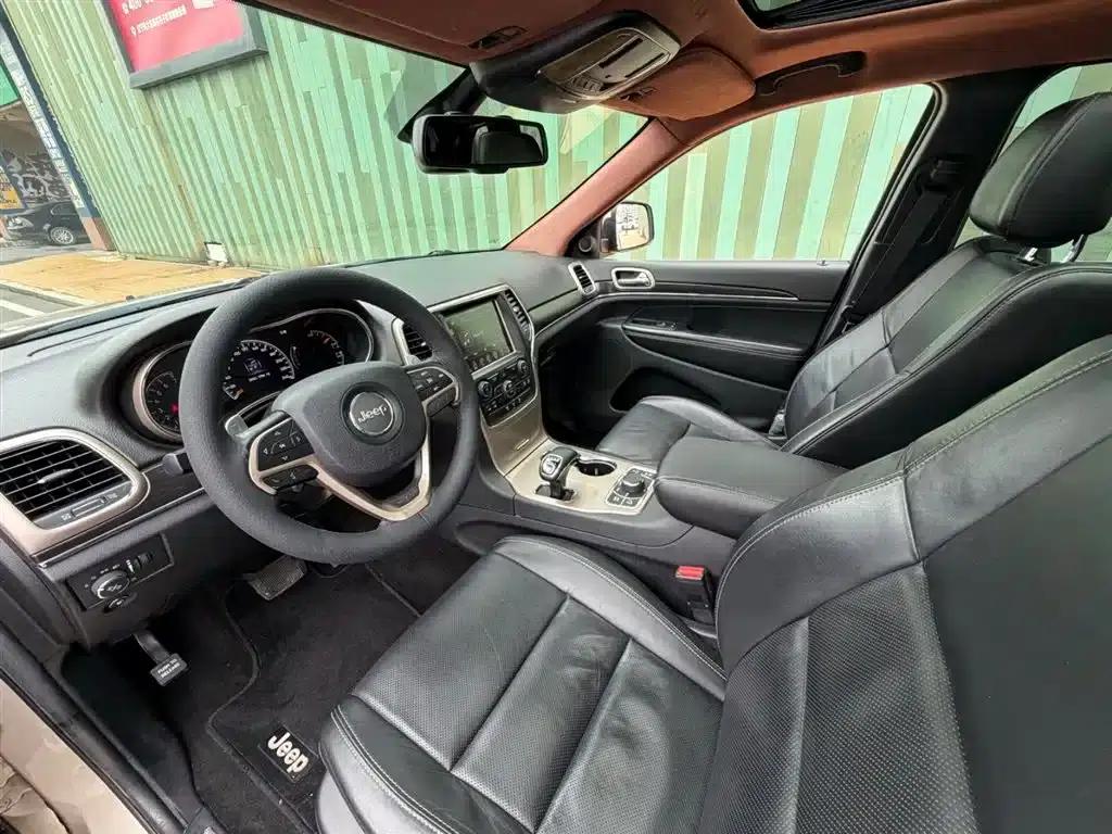 2014 Jeep Grand Cherokee (Imported) 3.6L Flagship Premium Edition — миниатюра 3