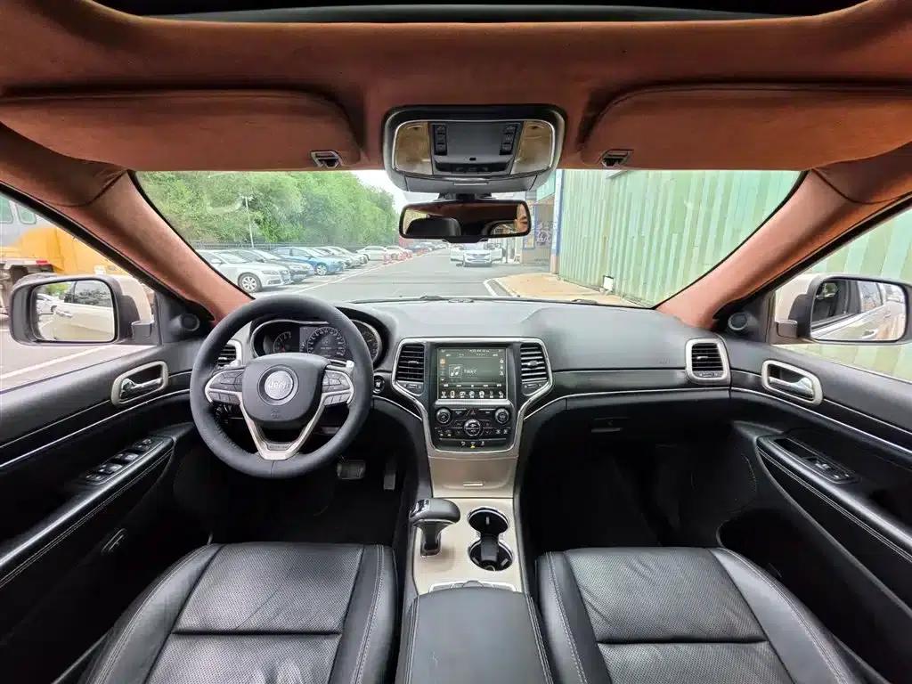 2014 Jeep Grand Cherokee (Imported) 3.6L Flagship Premium Edition — миниатюра 4