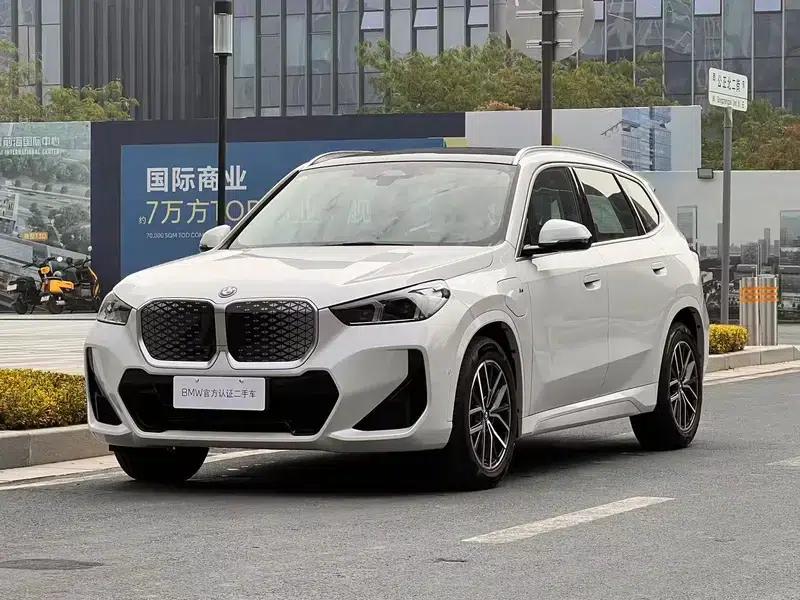 BMW iX1 2025 eDrive25L M Sport Package — миниатюра 1