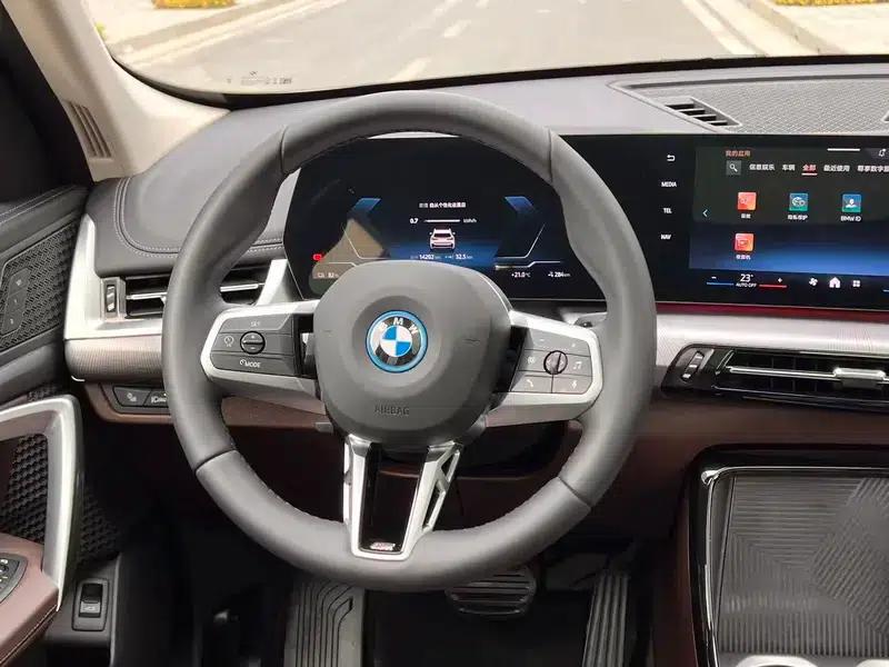 BMW iX1 2025 eDrive25L M Sport Package — миниатюра 14