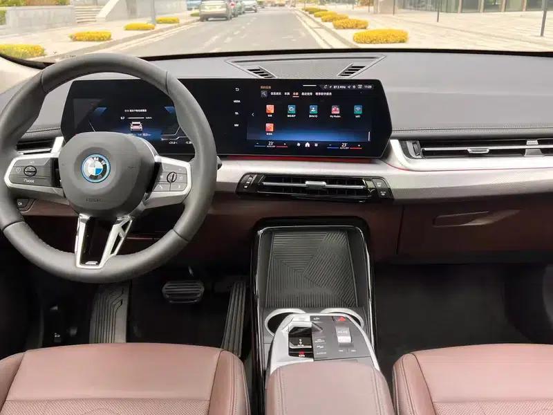 BMW iX1 2025 eDrive25L M Sport Package — миниатюра 16
