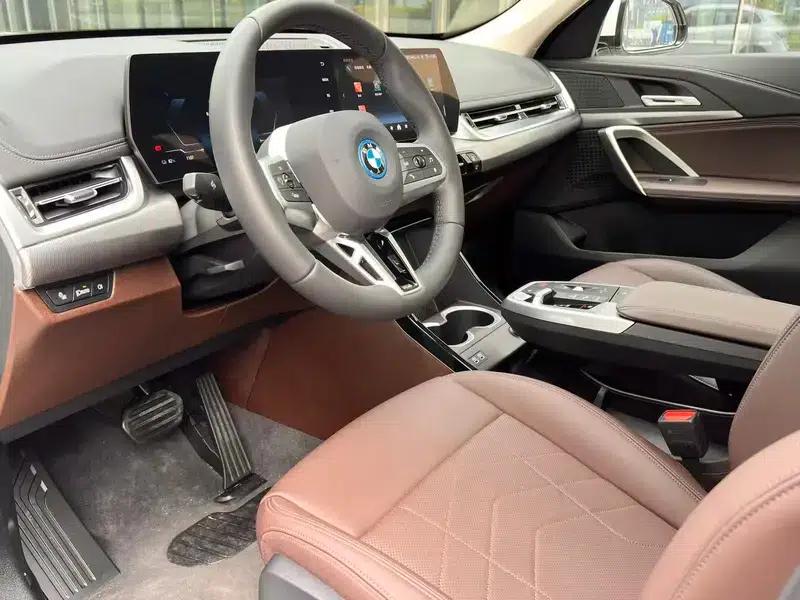BMW iX1 2025 eDrive25L M Sport Package — миниатюра 18