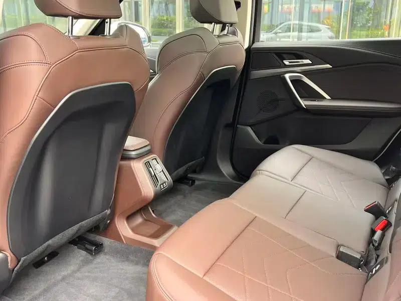 BMW iX1 2025 eDrive25L M Sport Package — миниатюра 20
