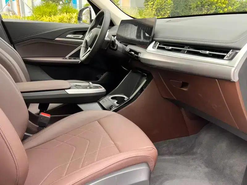 BMW iX1 2025 eDrive25L M Sport Package — миниатюра 21