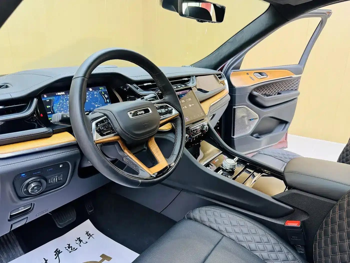 2023 Jeep Grand Cherokee 4xe (Imported) 4xe Premium Edition — миниатюра 4