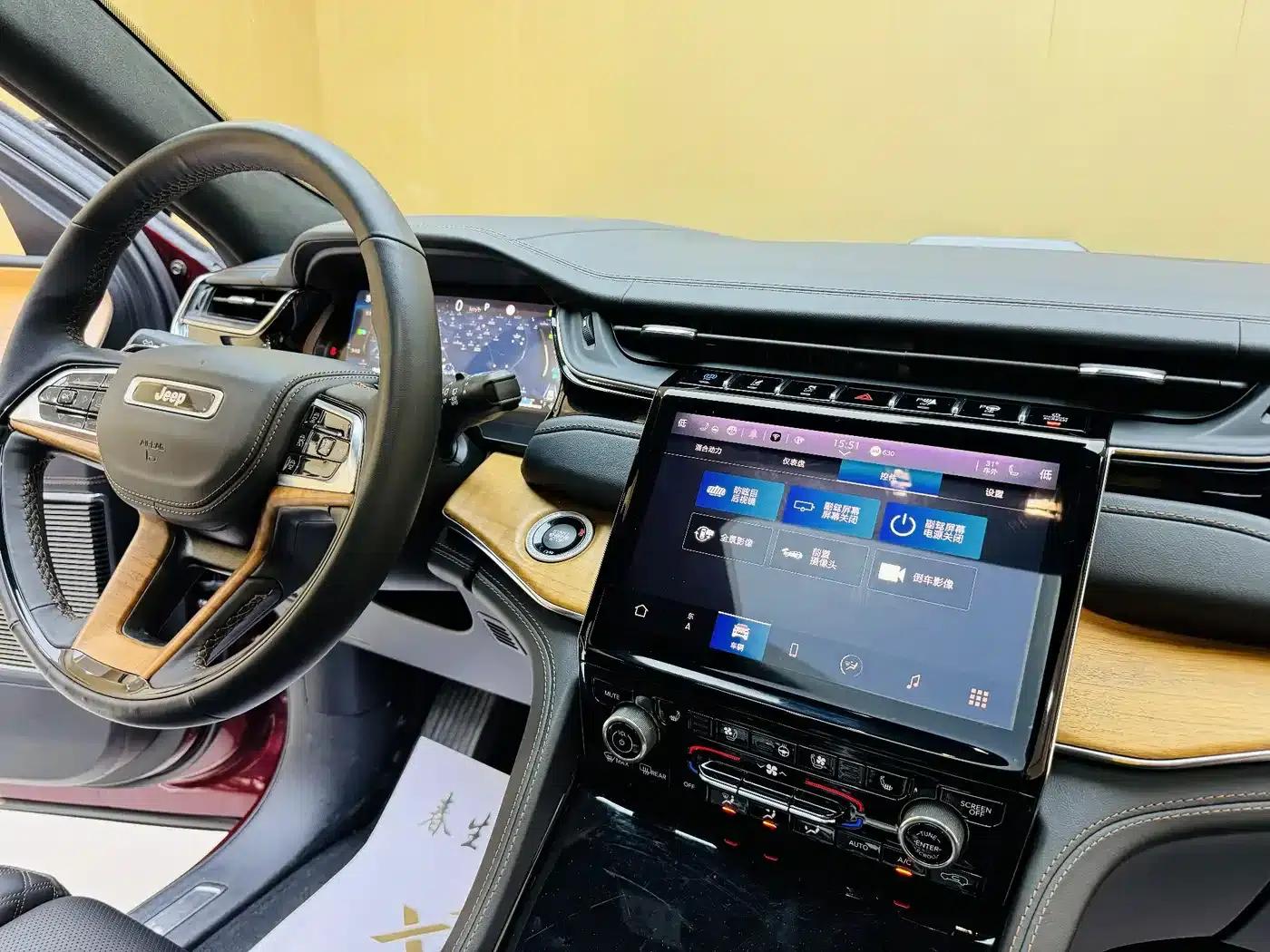 2023 Jeep Grand Cherokee 4xe (Imported) 4xe Premium Edition — миниатюра 7
