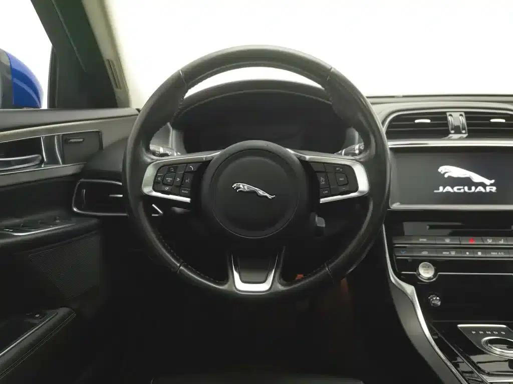 Jaguar XEL 2018 2.0T 200PS Premium Edition — миниатюра 11