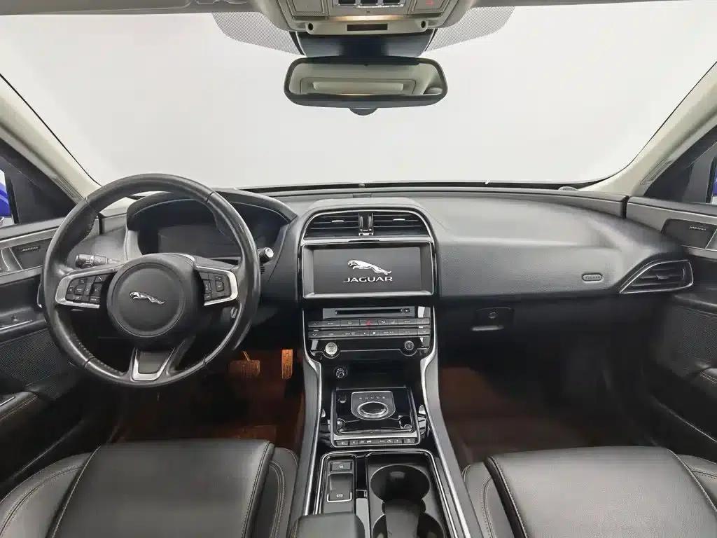 Jaguar XEL 2018 2.0T 200PS Premium Edition — миниатюра 5