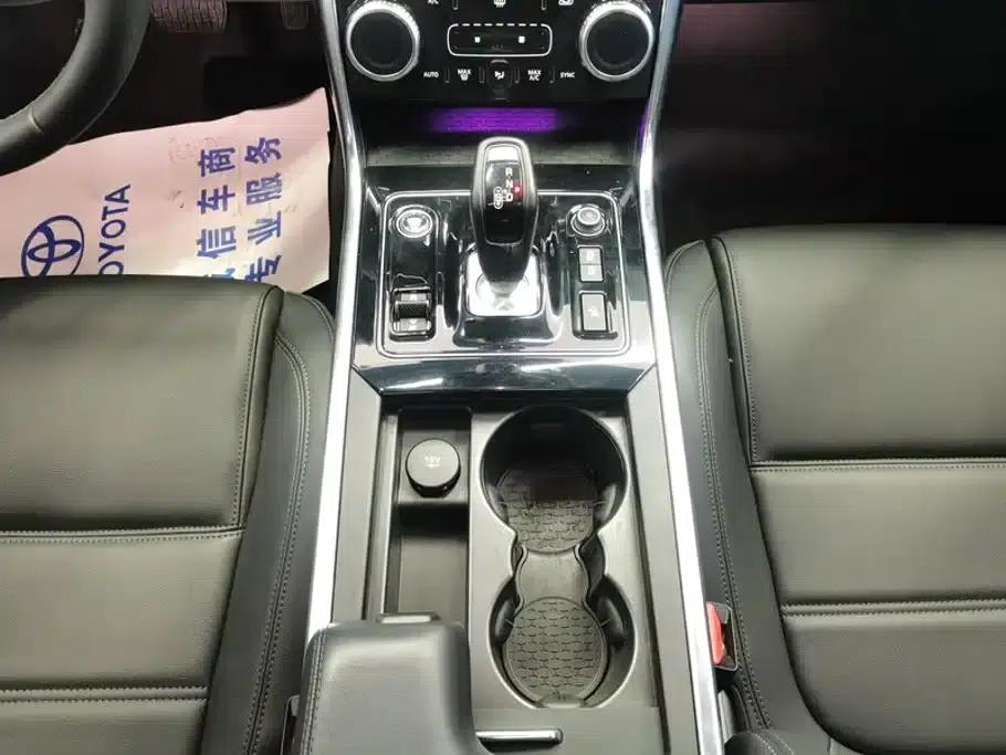 Jaguar XEL 2020 2.0T 200PS S Progressive Elegance Edition — миниатюра 16