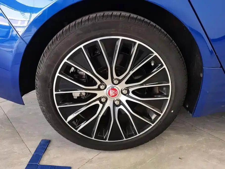 Jaguar XEL 2020 2.0T 200PS S Progressive Elegance Edition — миниатюра 6