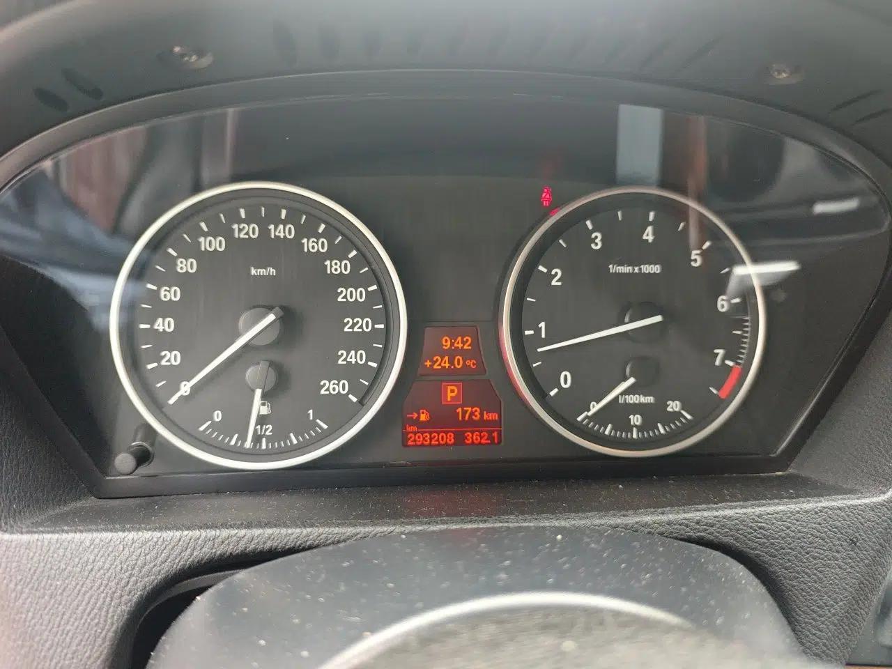 BMW X5 2011 xDrive35i Leading Model — миниатюра 11