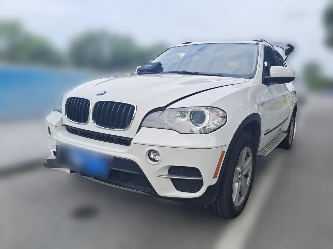 BMW X5 2012 xDrive35i US specification — миниатюра 1
