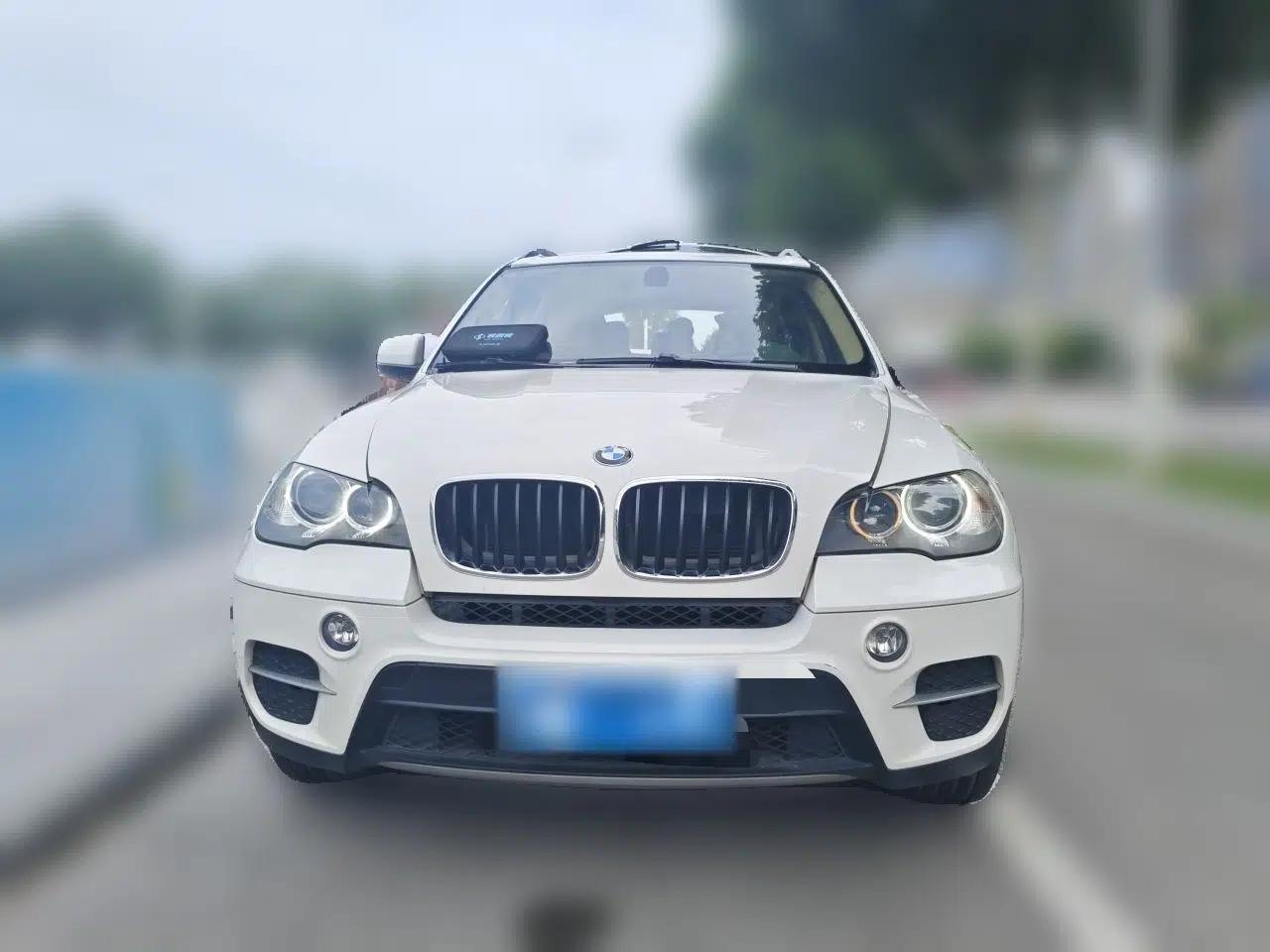 BMW X5 2012 xDrive35i US specification — миниатюра 2