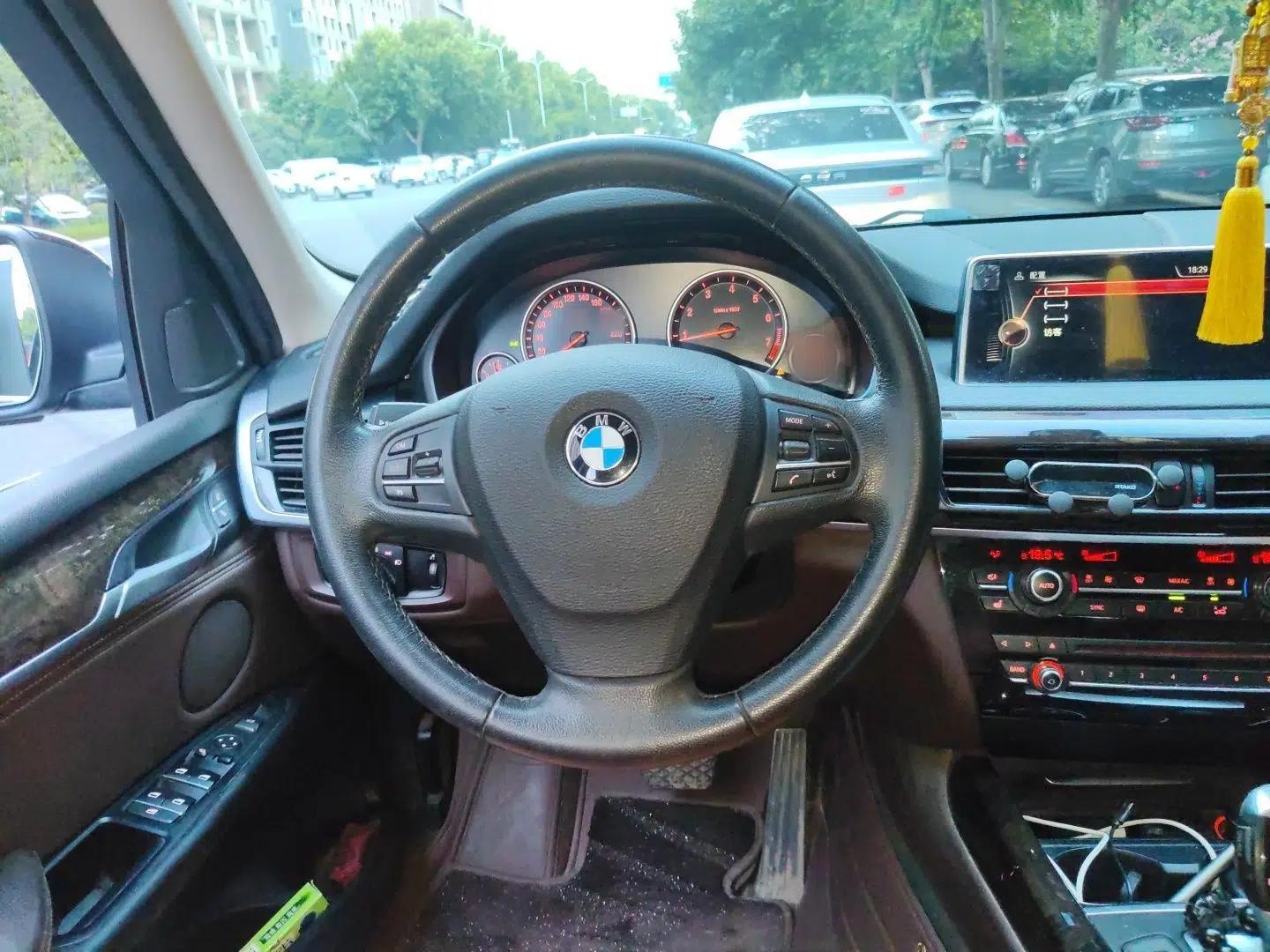 BMW X5 2015 xDrive28i — миниатюра 10