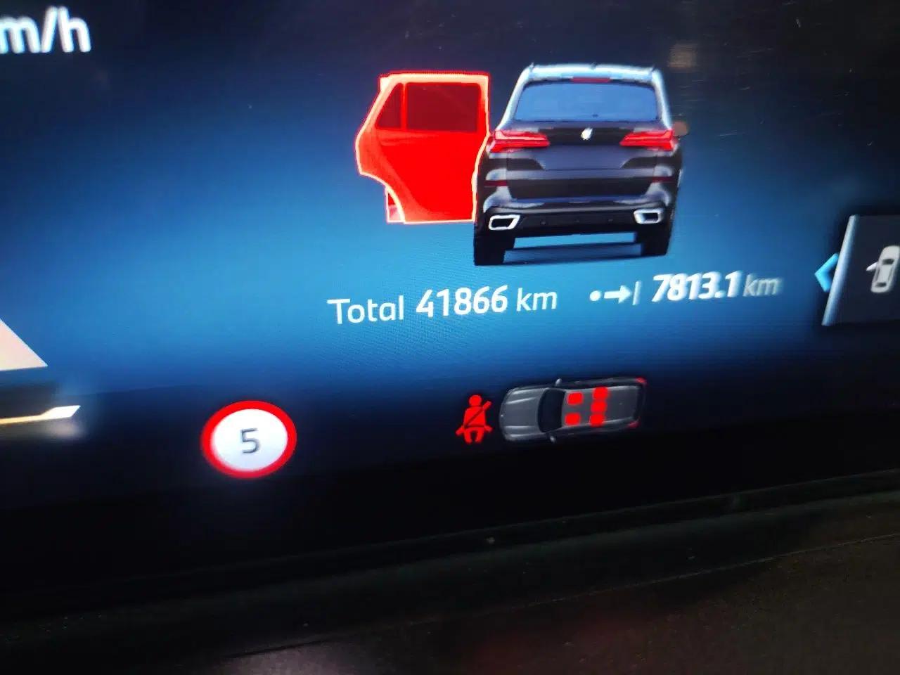 BMW X5 2023 xDrive 30Li Luxury M Sport Package — миниатюра 12
