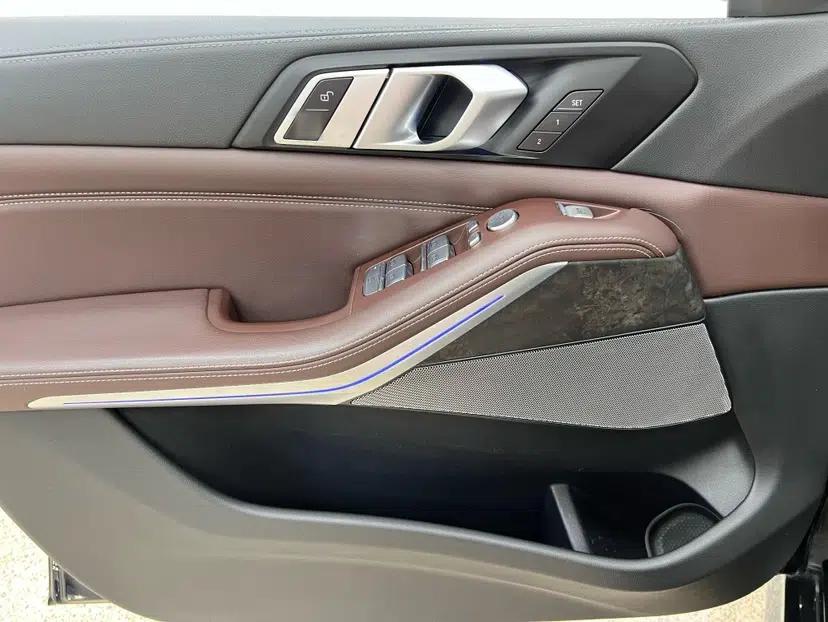 BMW X5 2022 Restyled xDrive 30Li Luxury Version M Sport Package — миниатюра 16