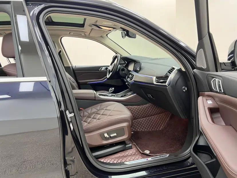 BMW X5 2022 Restyled xDrive 30Li Luxury Version M Sport Package — миниатюра 25