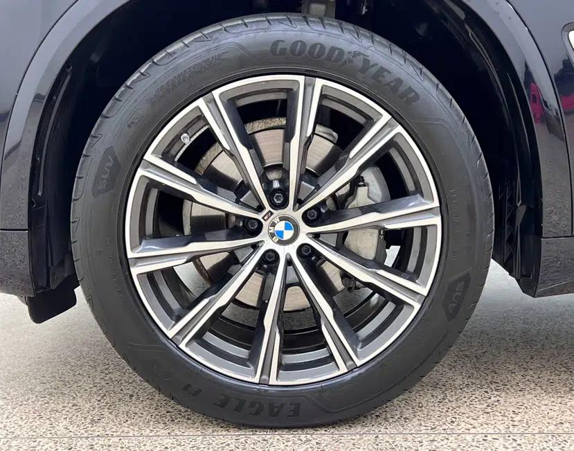BMW X5 2022 Restyled xDrive 30Li Luxury Version M Sport Package — миниатюра 6