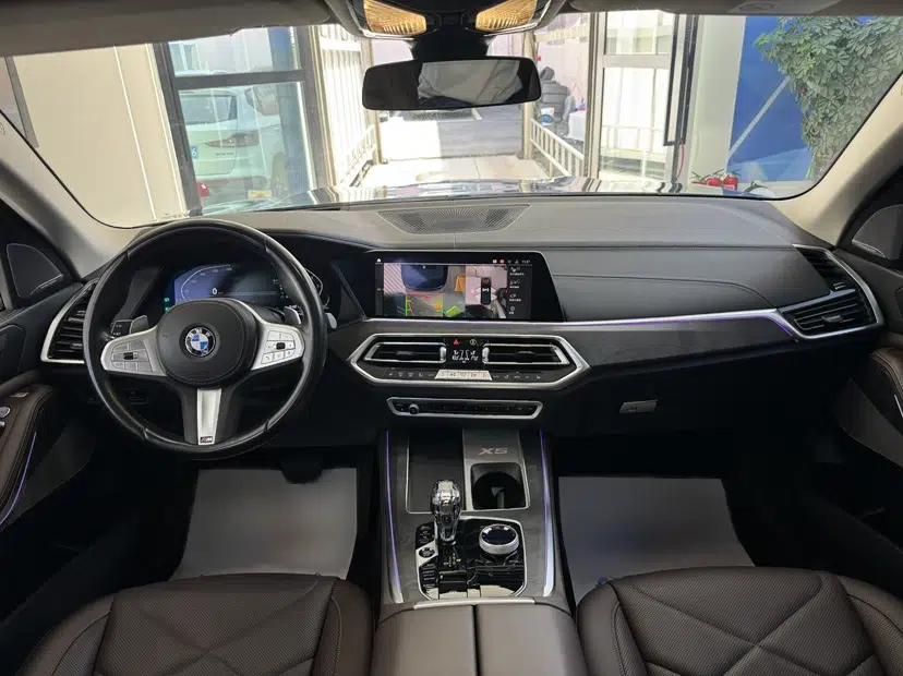 BMW X5 2022 Restyled xDrive 30Li Luxury Version M Sport Package — миниатюра 8