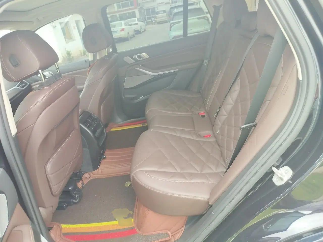 BMW X5 2022 Restyled xDrive 30Li Luxury Version M Sport Package — миниатюра 17