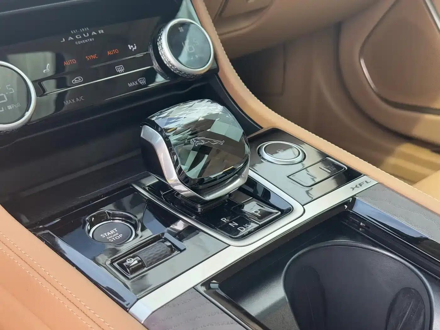 Jaguar XFL 2025 2.0T P250 2WD Luxury Edition — миниатюра 19