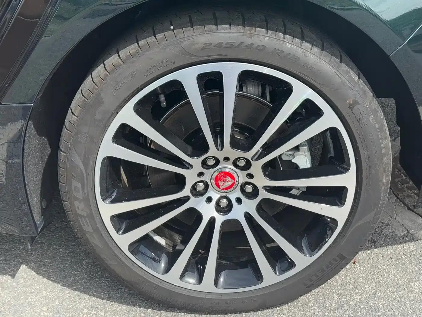 Jaguar XFL 2025 2.0T P250 2WD Luxury Edition — миниатюра 23