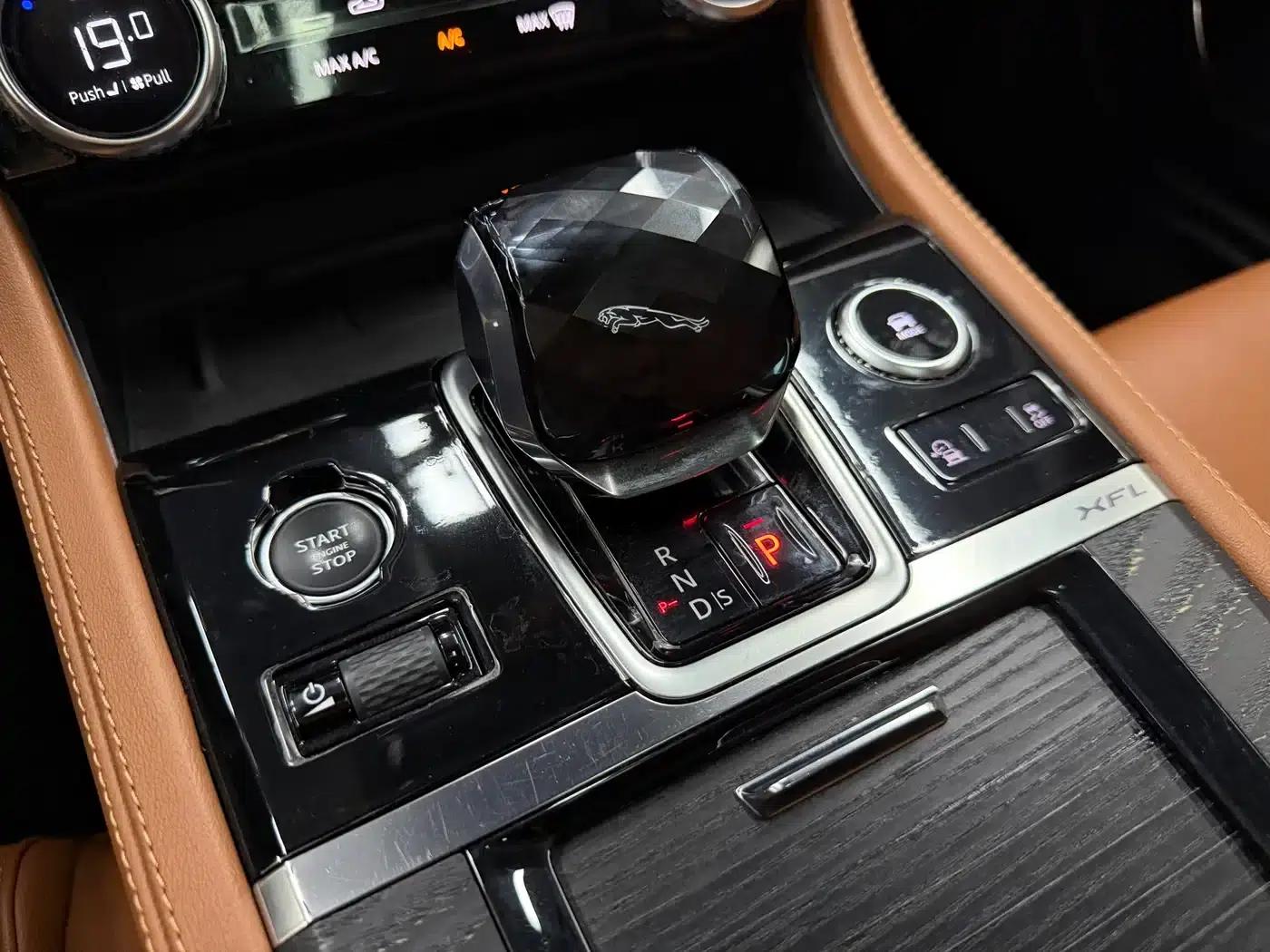 2022 Jaguar XFL 2.0T P250 2WD Elite Sport Edition — миниатюра 17