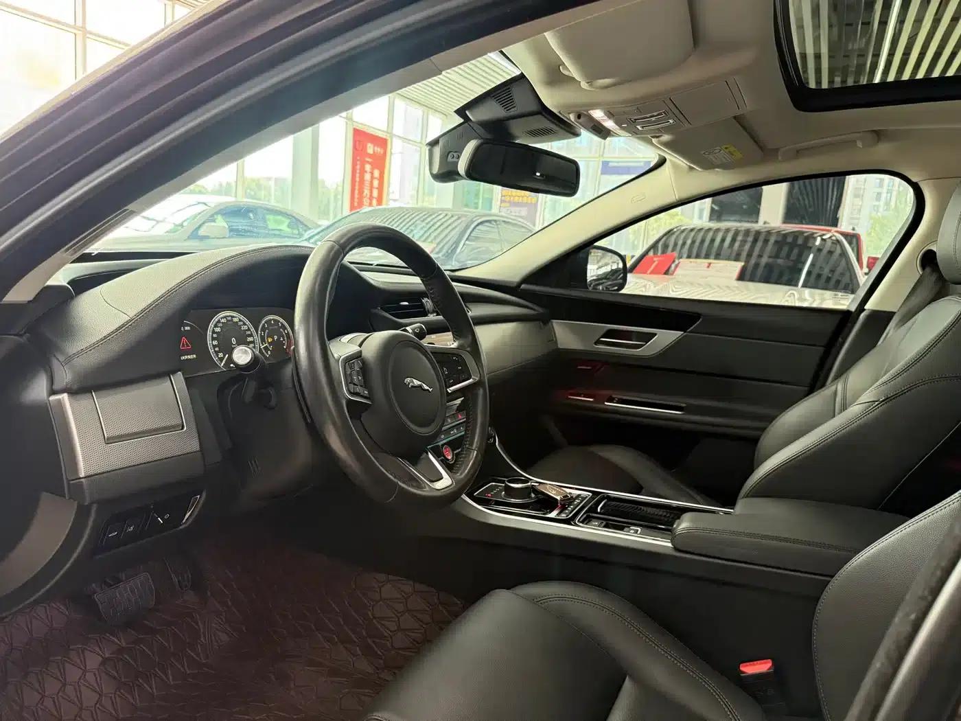 2020 Jaguar XFL 2.0T P200 2WD Elite Edition — миниатюра 7