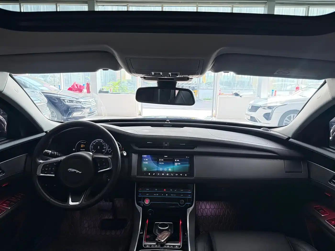 2020 Jaguar XFL 2.0T P200 2WD Elite Edition — миниатюра 8