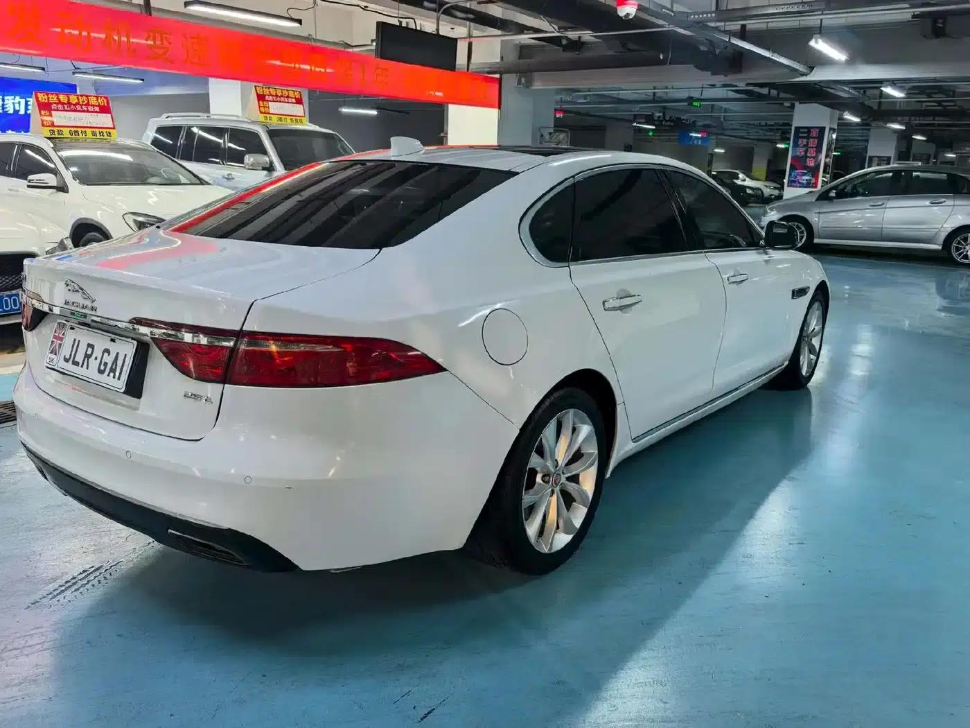 2019 Jaguar XFL 2.0T 250PS Two-Wheel Drive Luxury Edition — миниатюра 4