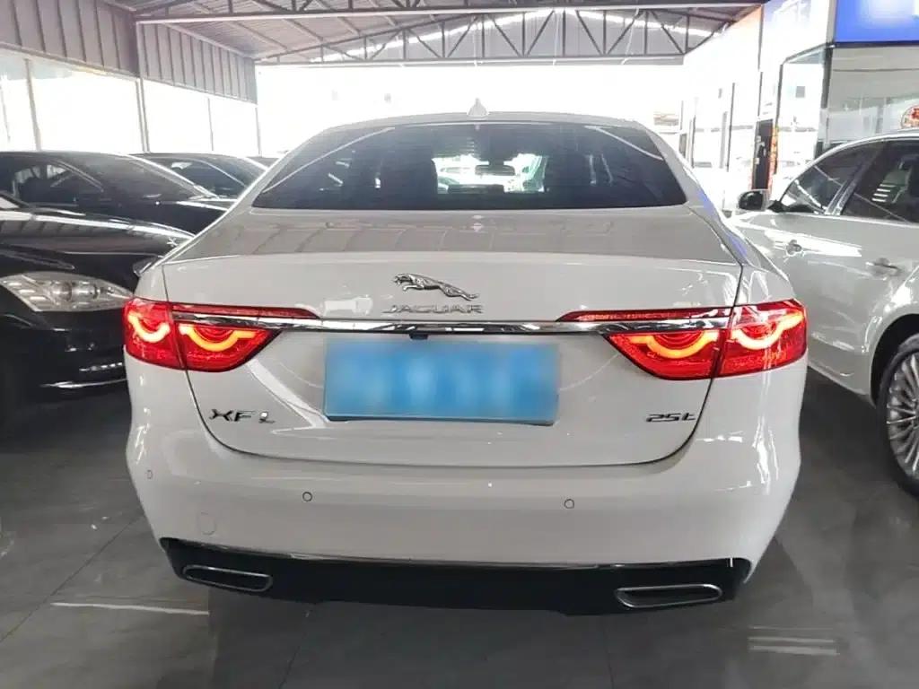 2020 Jaguar XFL 2.0T P250 2WD Luxury Edition — миниатюра 6