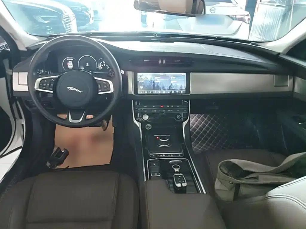 2020 Jaguar XFL 2.0T P250 2WD Luxury Edition — миниатюра 10