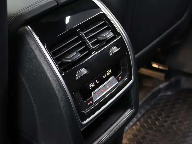 2021 BMW X6 M — миниатюра 16