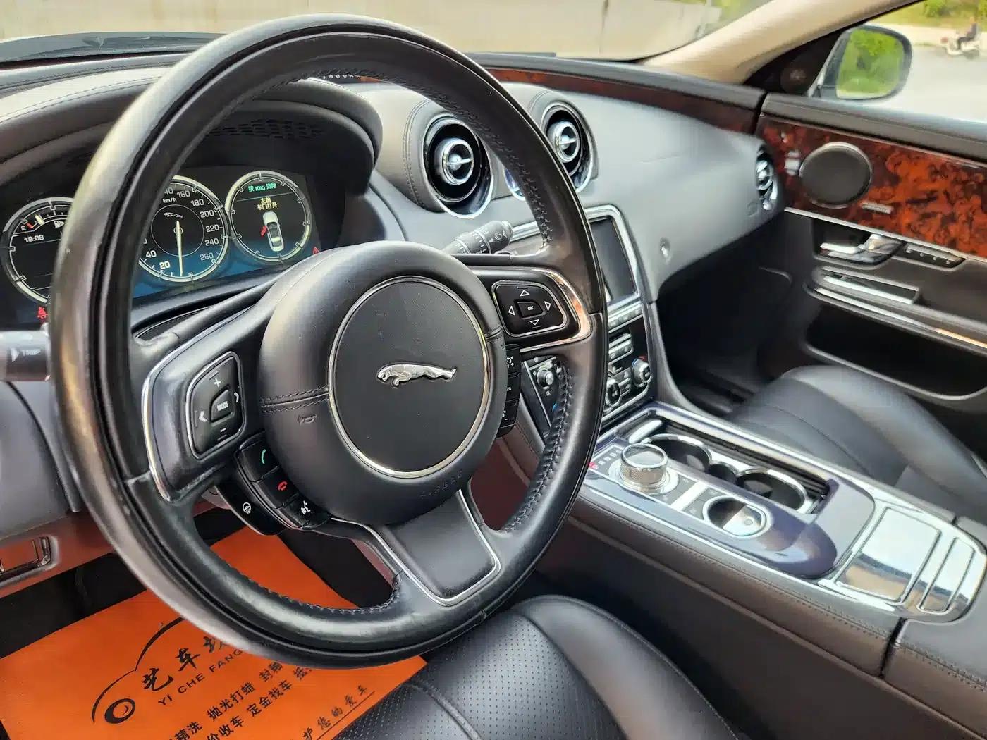 Jaguar XJ 2013 XJL 3.0 SC Panoramic Business Edition — миниатюра 19
