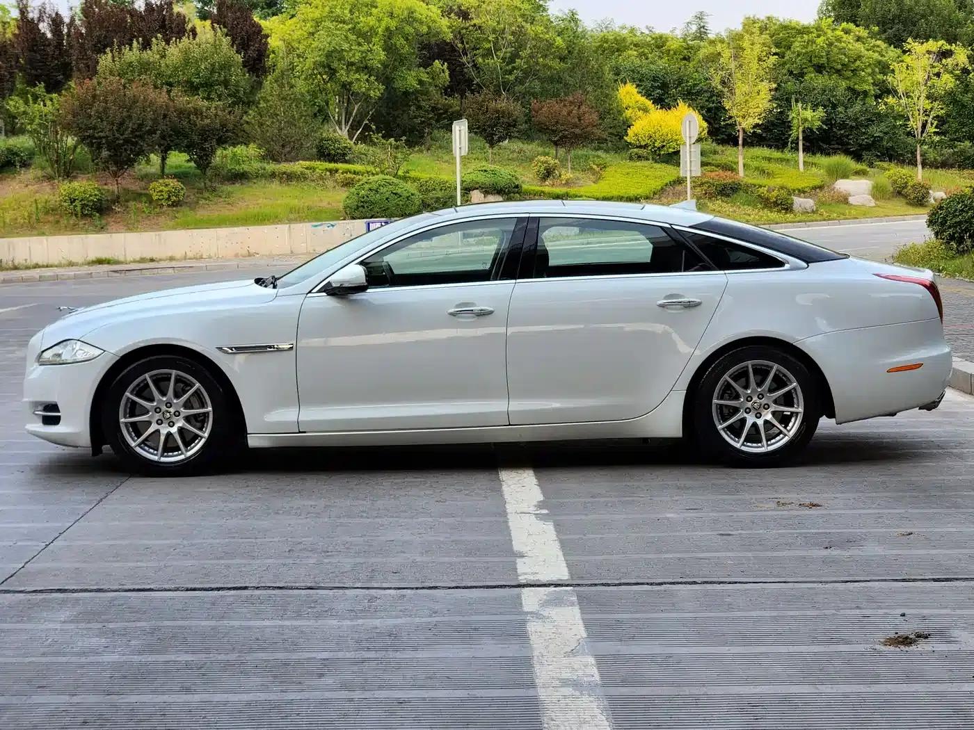 Jaguar XJ 2013 XJL 3.0 SC Panoramic Business Edition — миниатюра 3