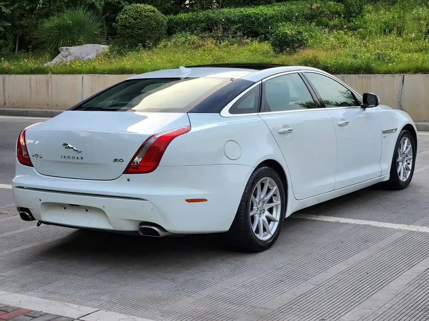 Jaguar XJ 2013 XJL 3.0 SC Panoramic Business Edition — миниатюра 5