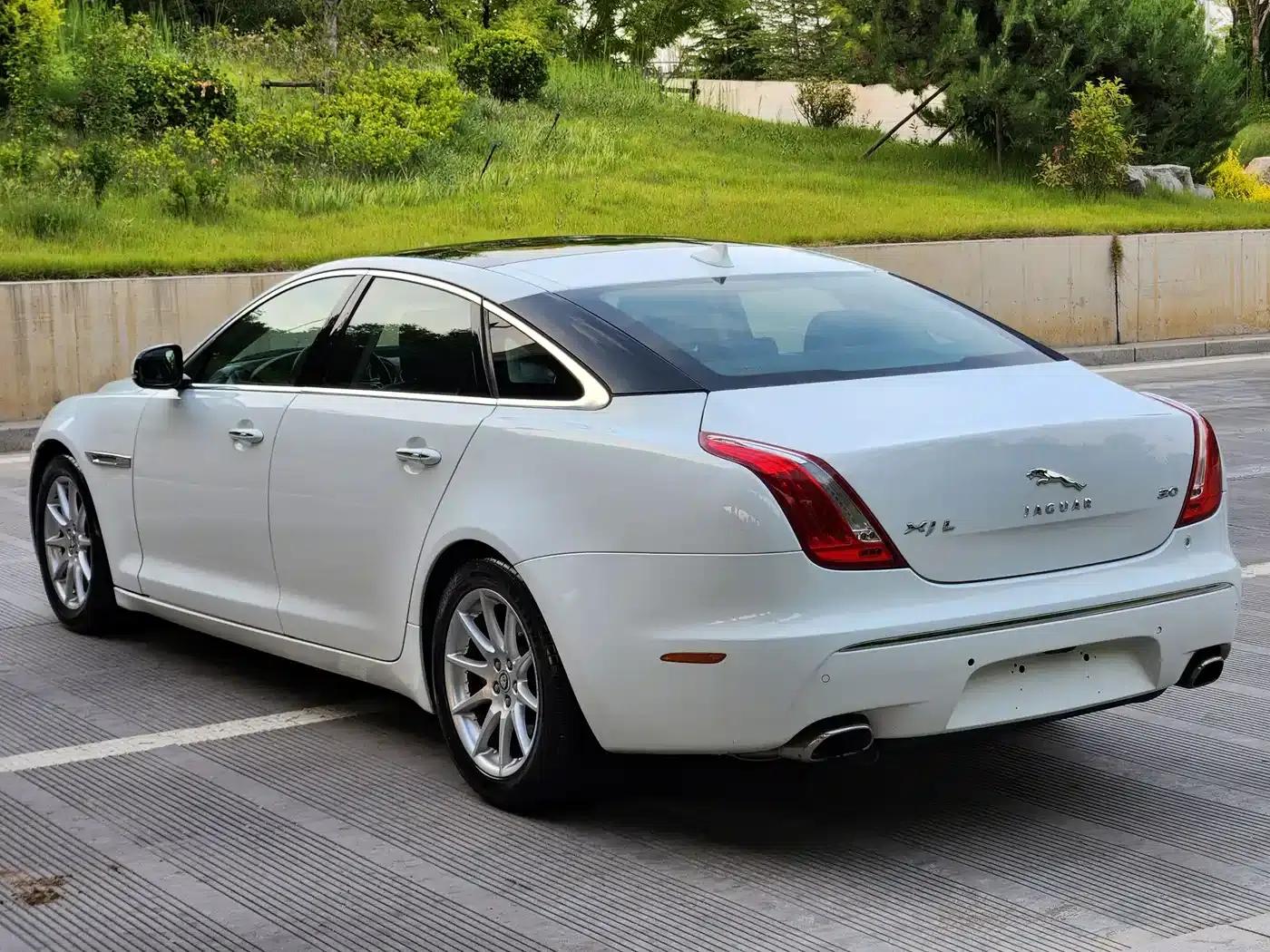 Jaguar XJ 2013 XJL 3.0 SC Panoramic Business Edition — миниатюра 6