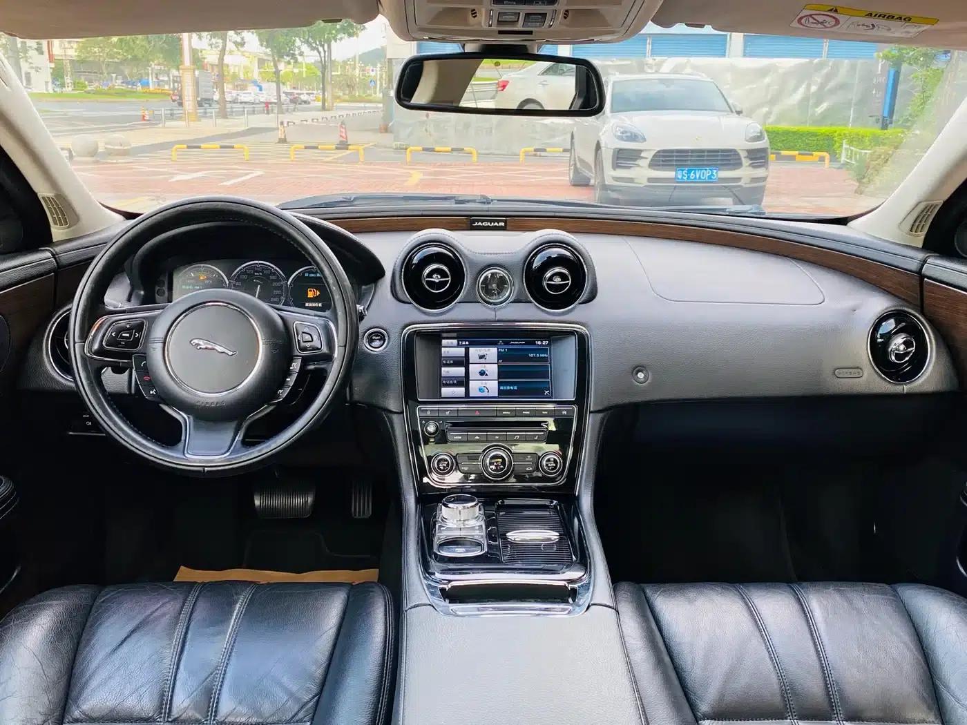 Jaguar XJ 2015 XJL 2.0T 2WD Elegant Business Edition — миниатюра 17