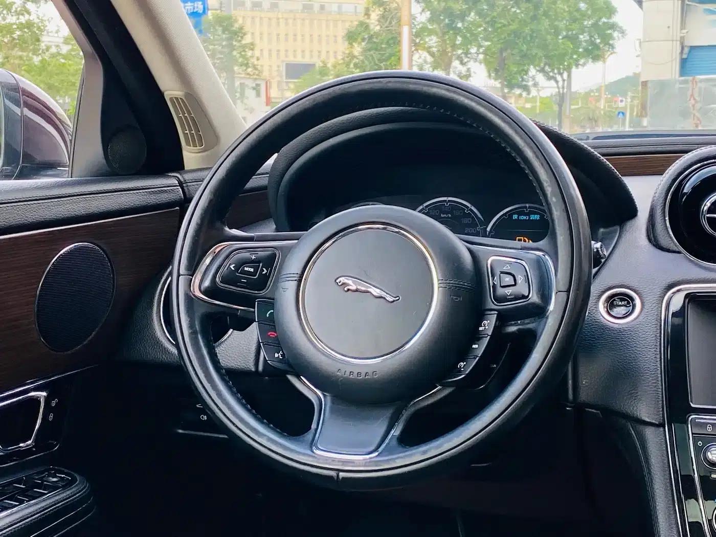 Jaguar XJ 2015 XJL 2.0T 2WD Elegant Business Edition — миниатюра 18