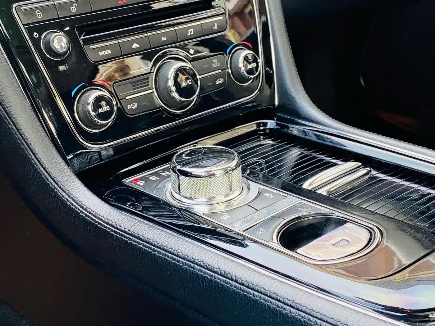 Jaguar XJ 2015 XJL 2.0T 2WD Elegant Business Edition — миниатюра 20